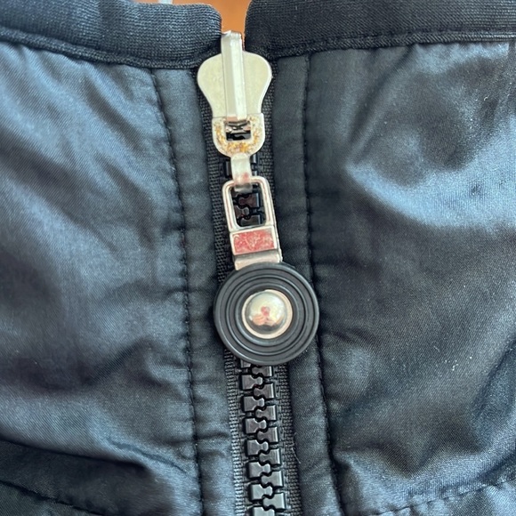 Fuda Womens Size L Reversible Zip Up Vest Black Silk Red Fleece Zip Pockets - Picture 5 of 7